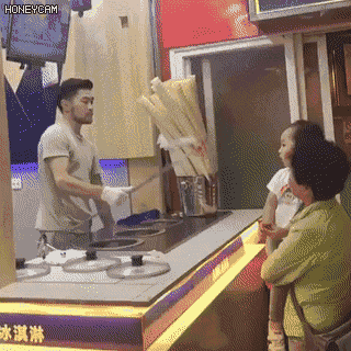 당황한 터키 아이스크림 사장님.gif | 인스티즈