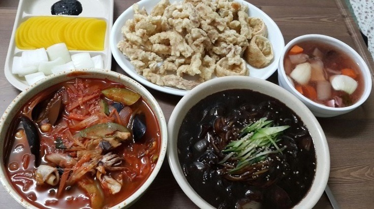 치킨 평생 공짜 vs 탕수육세트 평생 공짜 | 인스티즈