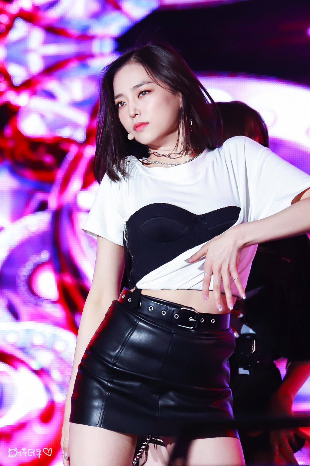 단발머리가 찰떡같이 어울리는 CLC 장예은.jpgif | 인스티즈