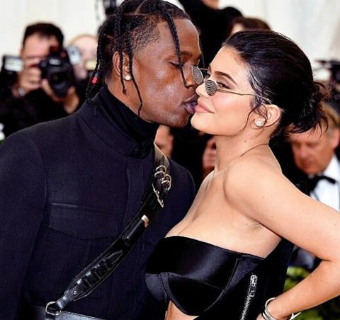Met gala에서 parents night out 한 kylie jenner 이랑 travis scott | 인스티즈
