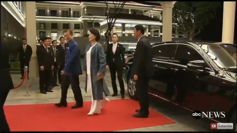 11/10 APEC 갈라 만찬에 참석한 문재인 대통령 | 인스티즈