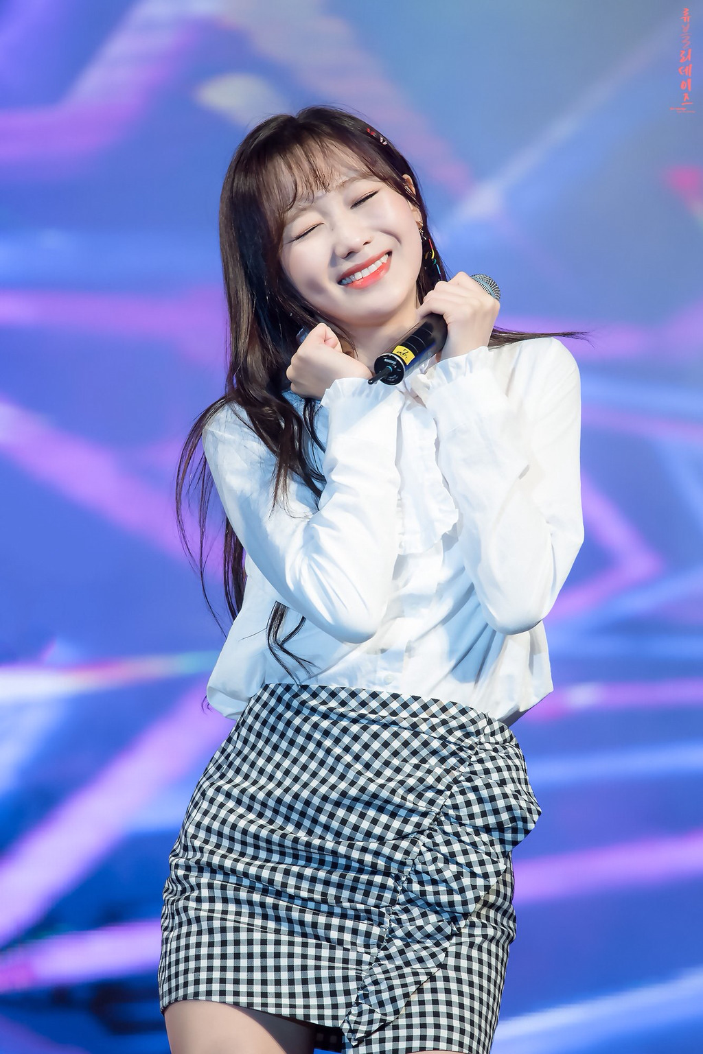 [러블리즈] 카페 명함을 선물 받아서 수정이 | 인스티즈