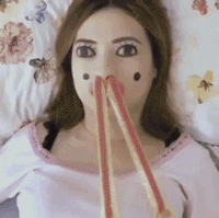 만취한 여자친구에게 못된 짓을...gif | 인스티즈