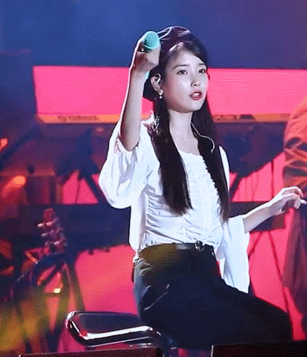 벌레를 본 아이유 반응.gif | 인스티즈