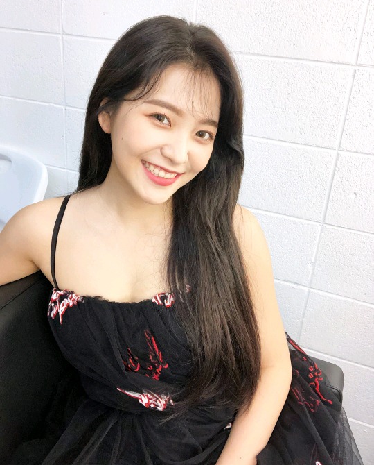 레드벨벳 예리가 눈웃음짓는 단계.jpg | 인스티즈