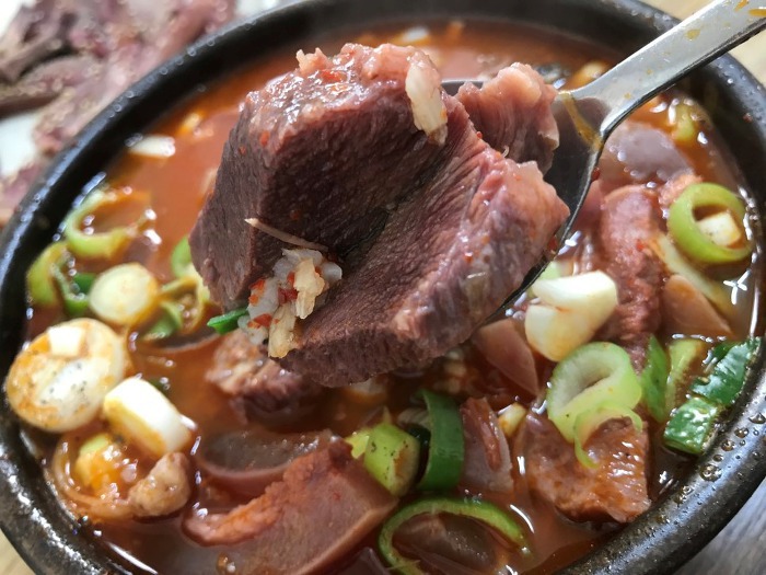 전날 과음한 당신, 친구와 해장겸 식사를 하러 가는데 당신의 선택은? | 인스티즈