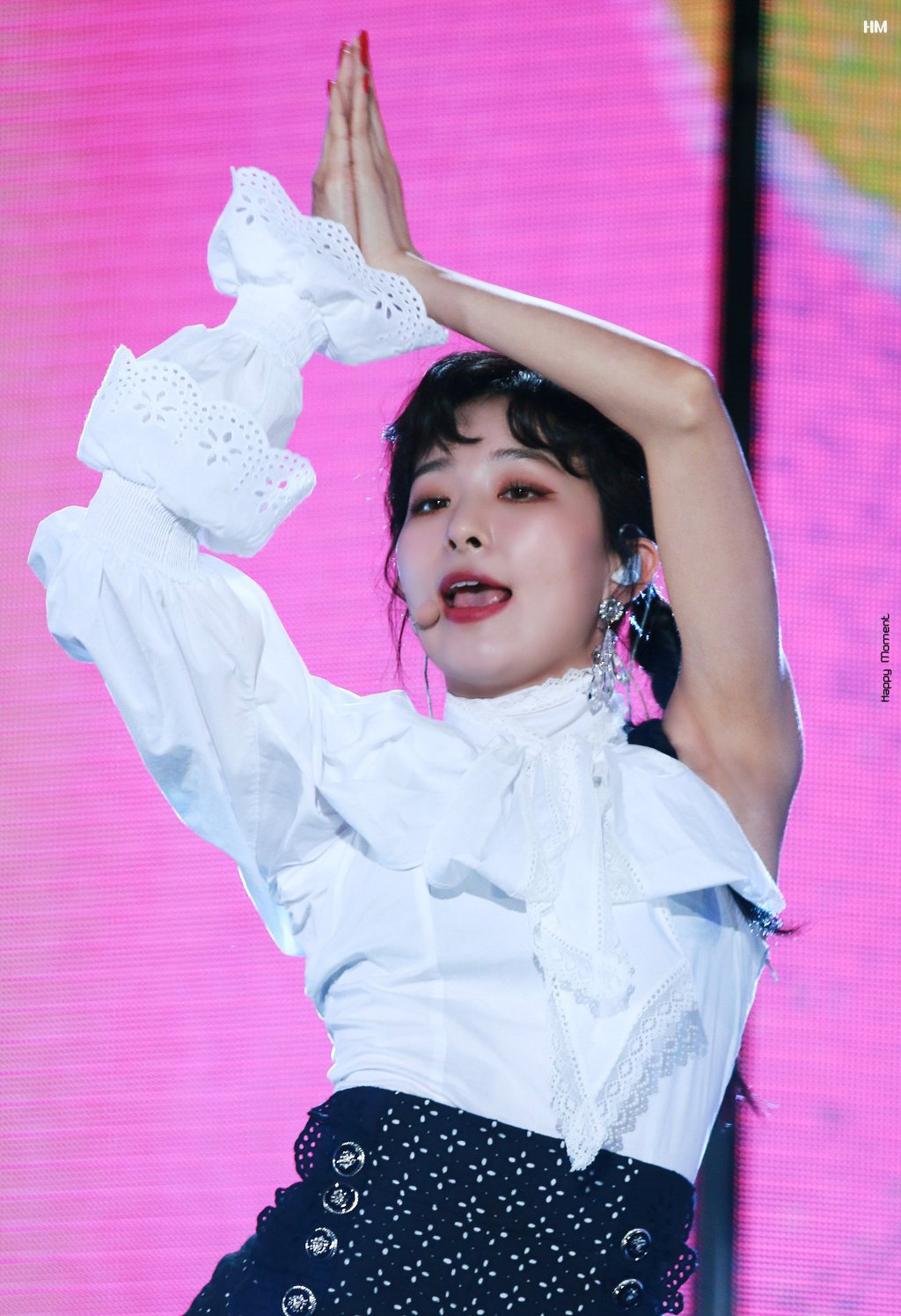 묶은 머리가 잘어울리는 슬기.jpgif | 인스티즈