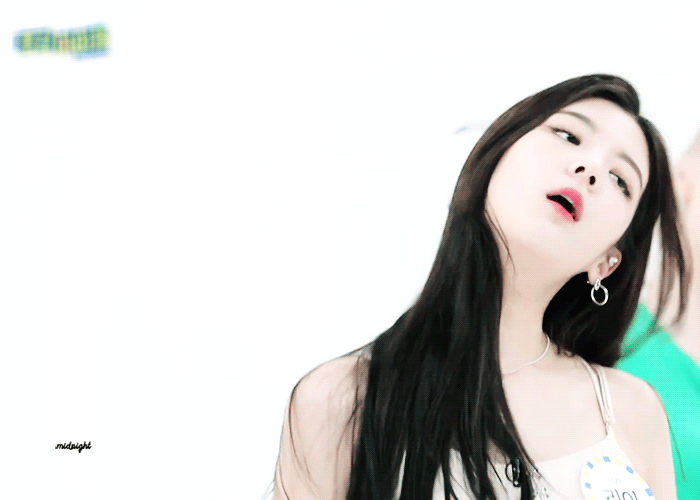 웃을때 댕댕이같은 ITZY 리아.gif | 인스티즈