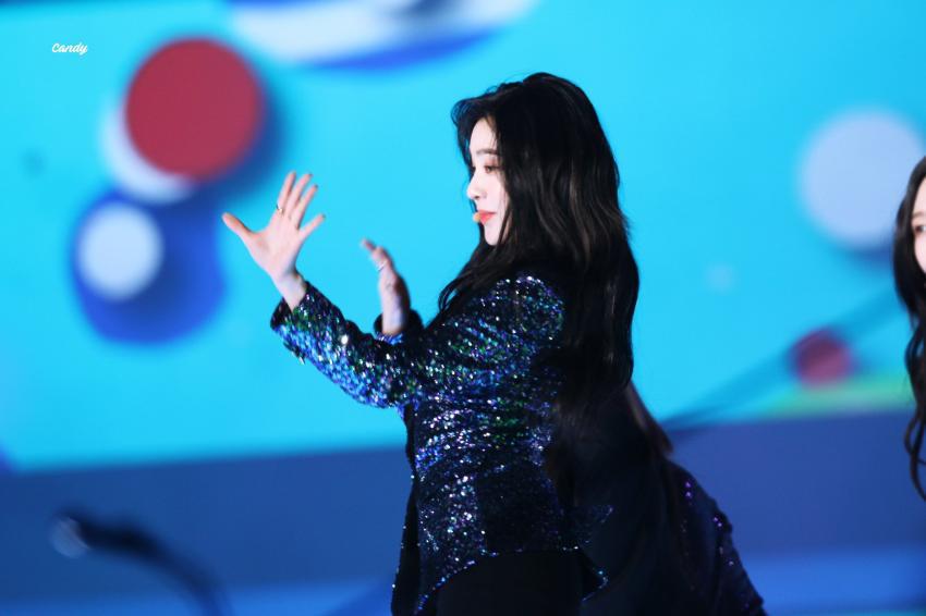 블링블링한 의상입은 아이린.jpgif | 인스티즈