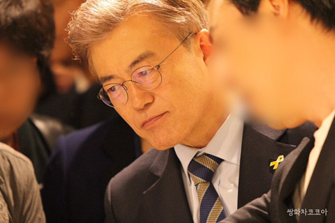 유미야...이니가 안뇽할때마다 나 돈다.... | 인스티즈