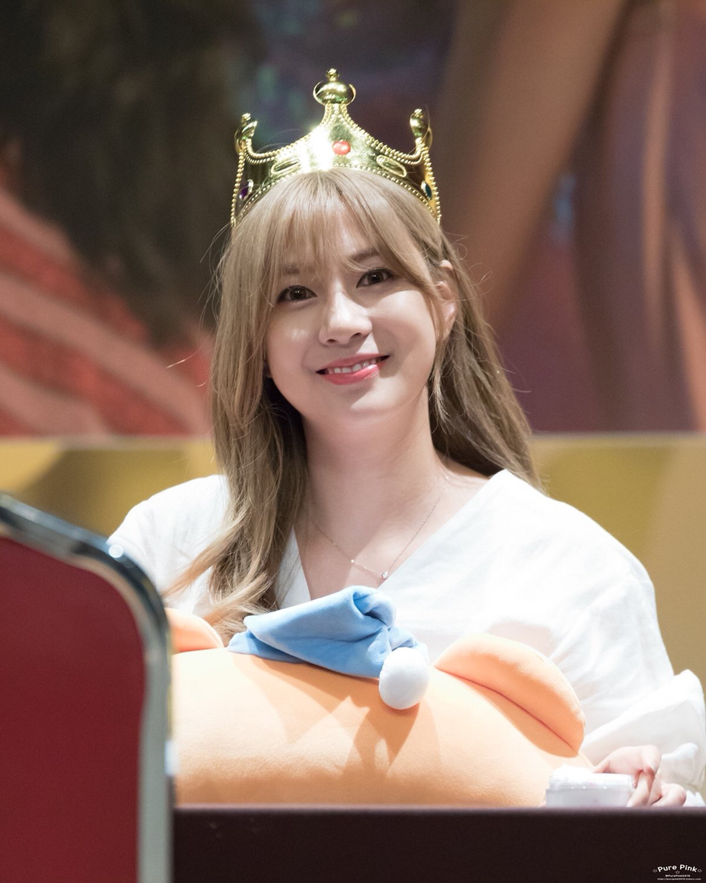 [에이핑크] 아몬드 초콜릿이 먹고싶어서 하영이 | 인스티즈