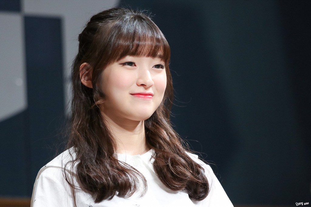 [오마이걸] 비가와서 그런지 몸의 온도가 내려간 것 같아서 아린이 | 인스티즈