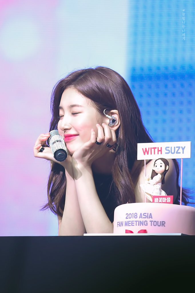 오늘이 생일인 수지.jpgif | 인스티즈
