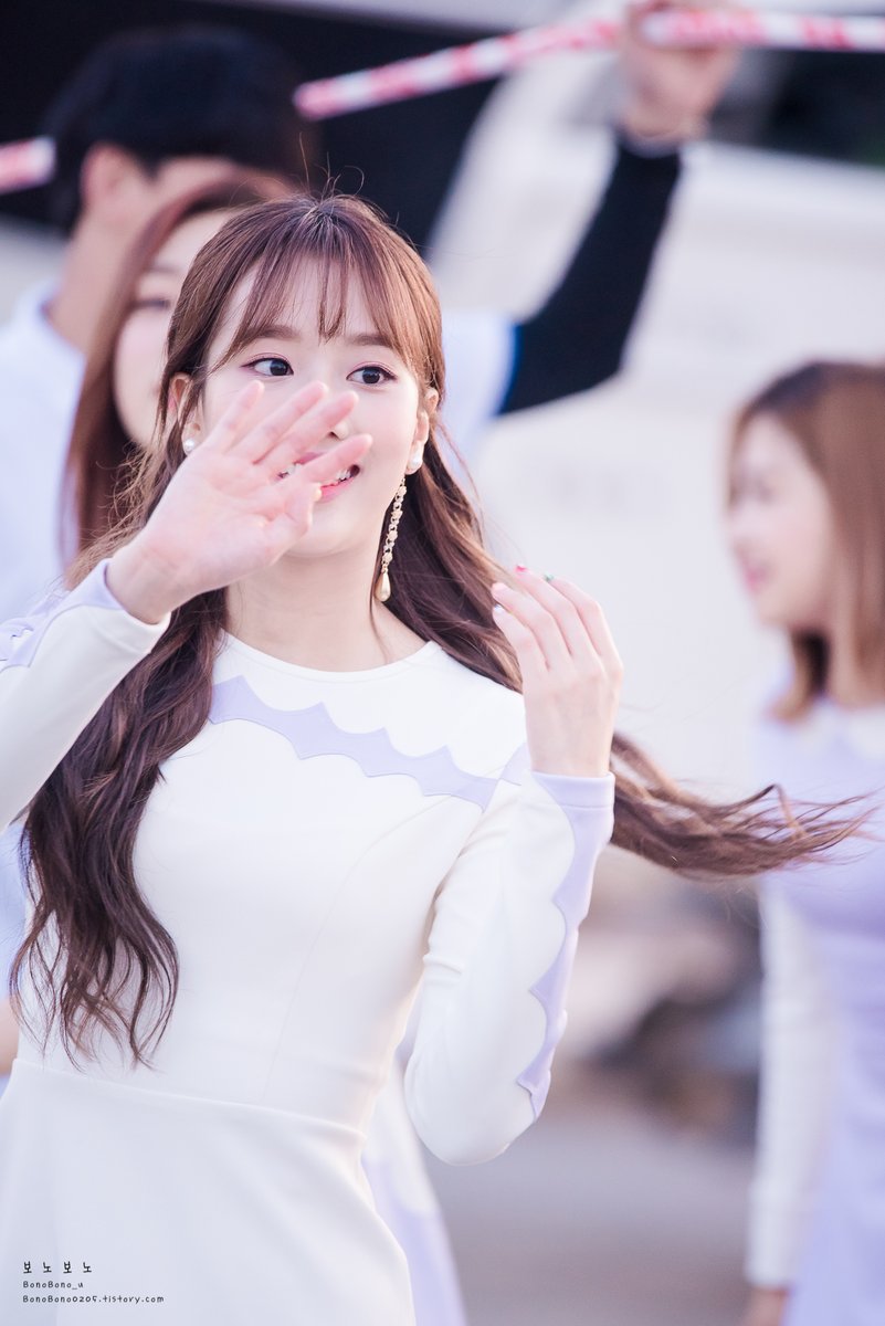 상큼하게 이쁜 에이프릴 이나은.jpgif | 인스티즈